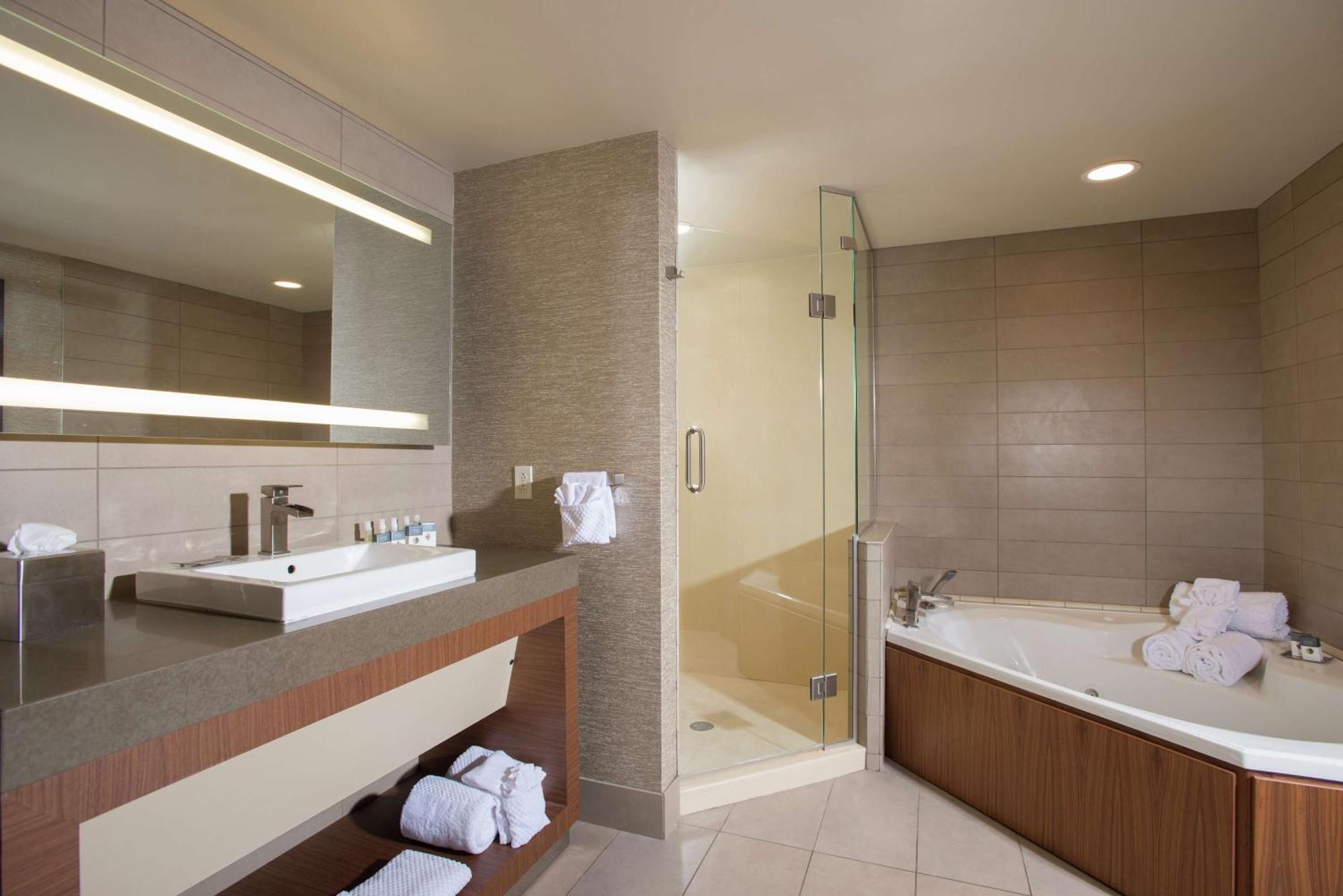 The Broadway Columbia - A Doubletree By Hilton Hotel Екстериор снимка