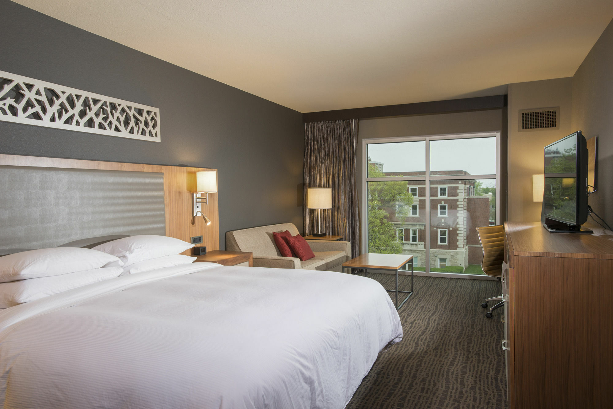The Broadway Columbia - A Doubletree By Hilton Hotel Екстериор снимка